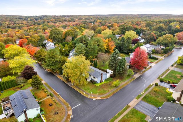 8 Lapstrake Court, Groton, CT 06355