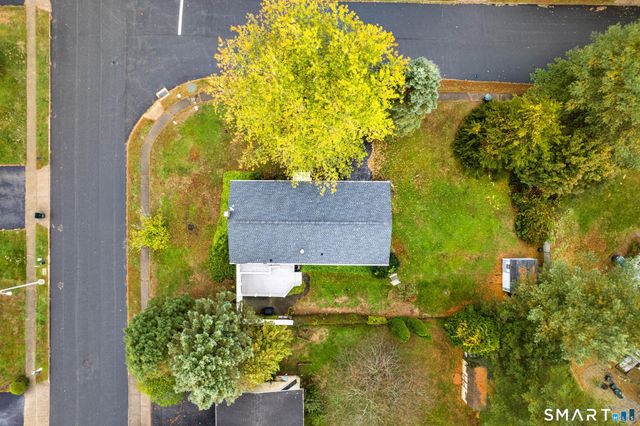 8 Lapstrake Court, Groton, CT 06355