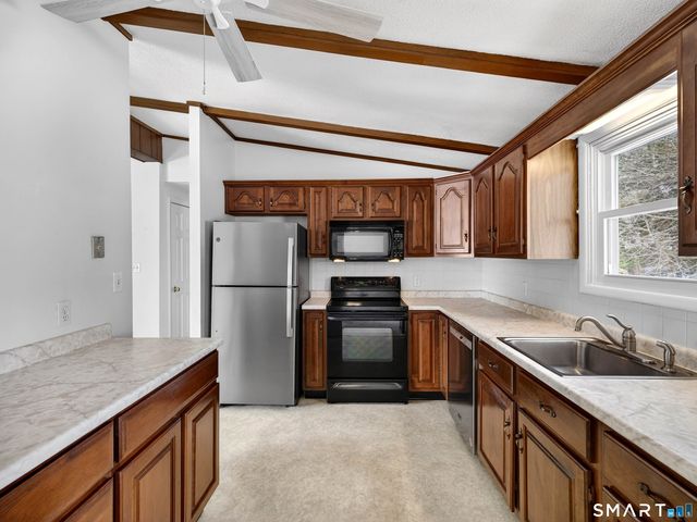 8 Lapstrake Court, Groton, CT 06355