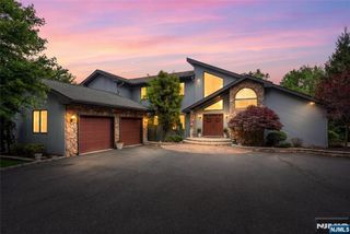 89 Columbus Avenue, Totowa, NJ 07512
