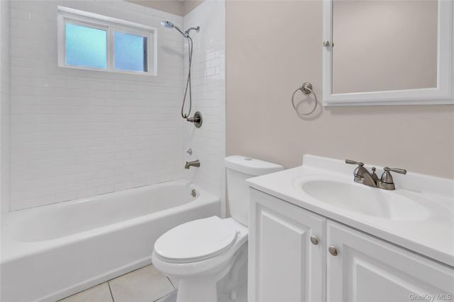 2 7th Street, Center Moriches, NY 11934