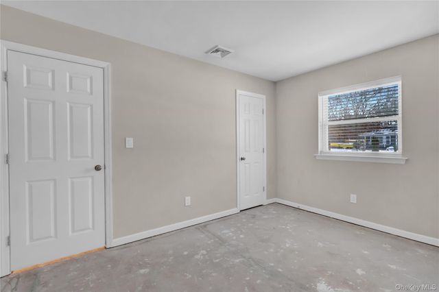 2 7th Street, Center Moriches, NY 11934