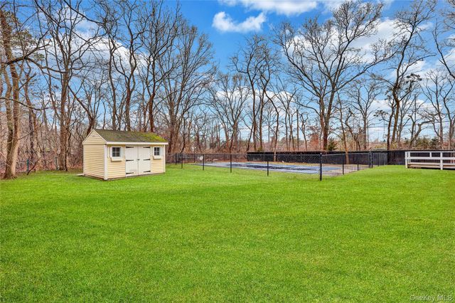 2 7th Street, Center Moriches, NY 11934