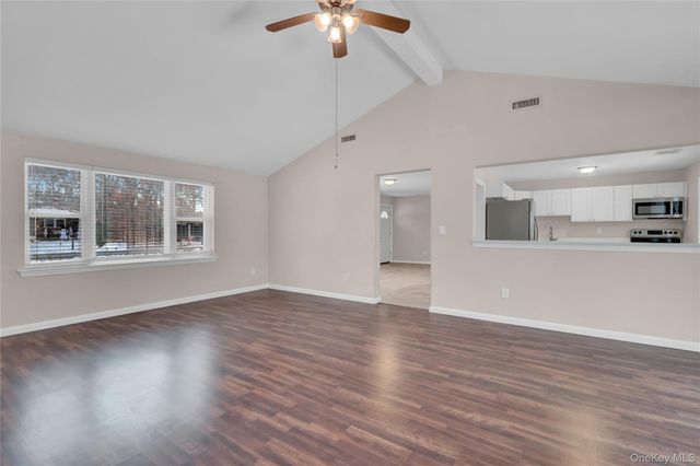 2 7th Street, Center Moriches, NY 11934