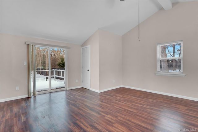 2 7th Street, Center Moriches, NY 11934