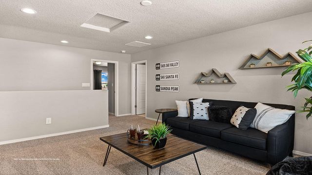 1501 Brillo del Cielo Street NW, Los Lunas, NM 87031