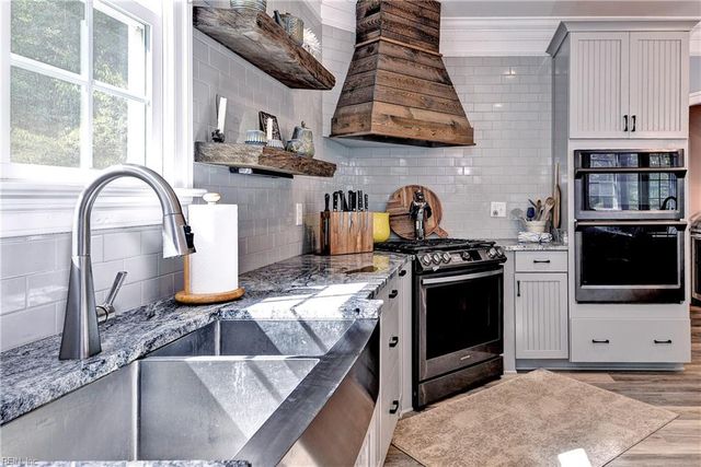 100 W Links, Williamsburg, VA 23188