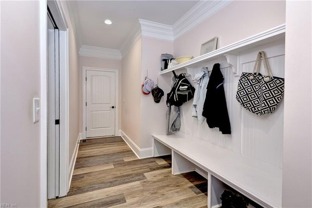100 W Links, Williamsburg, VA 23188