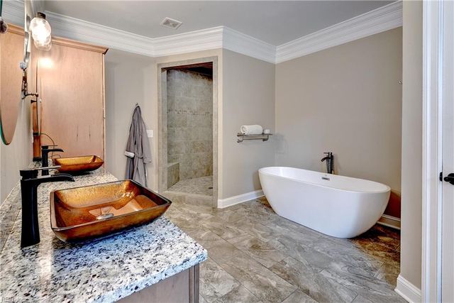 100 W Links, Williamsburg, VA 23188