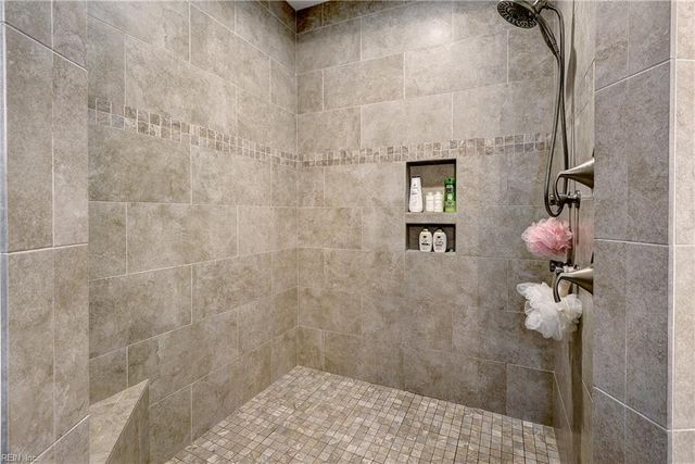 100 W Links, Williamsburg, VA 23188