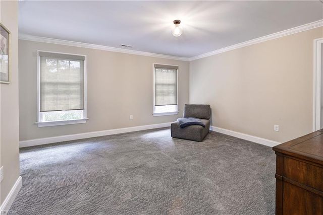 100 W Links, Williamsburg, VA 23188