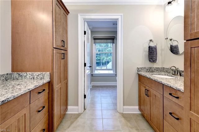 100 W Links, Williamsburg, VA 23188