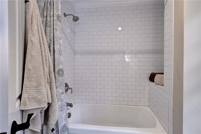 100 W Links, Williamsburg, VA 23188