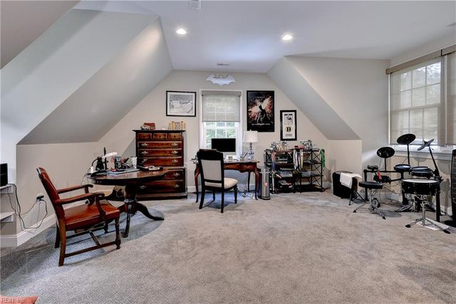 100 W Links, Williamsburg, VA 23188