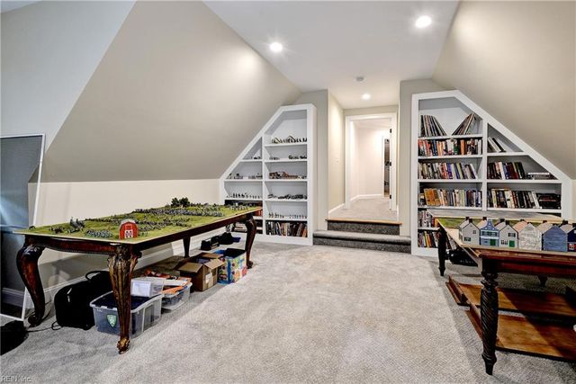 100 W Links, Williamsburg, VA 23188