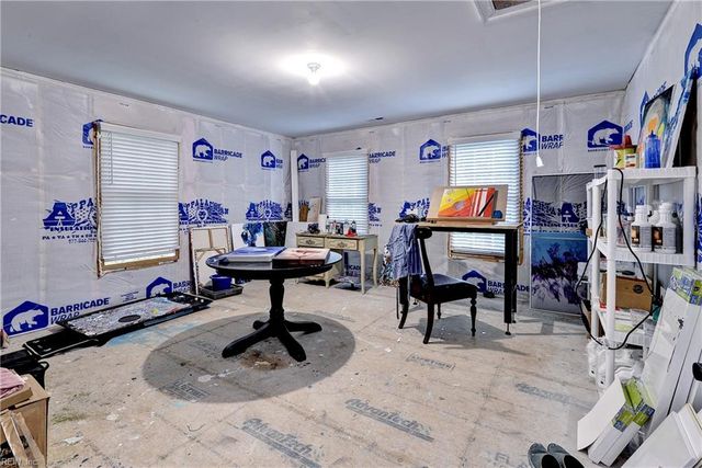 100 W Links, Williamsburg, VA 23188