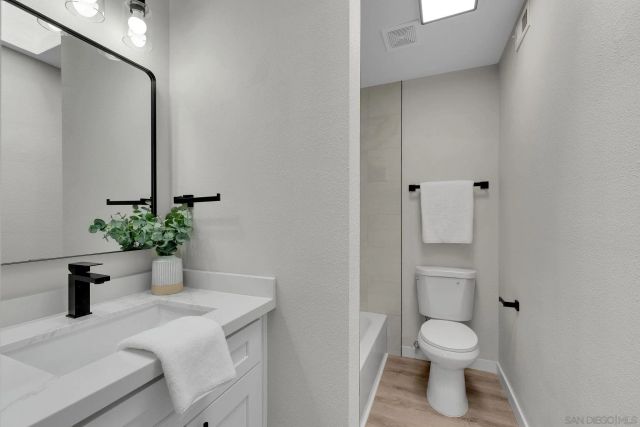 13322 Via Mark, Poway, CA 92064