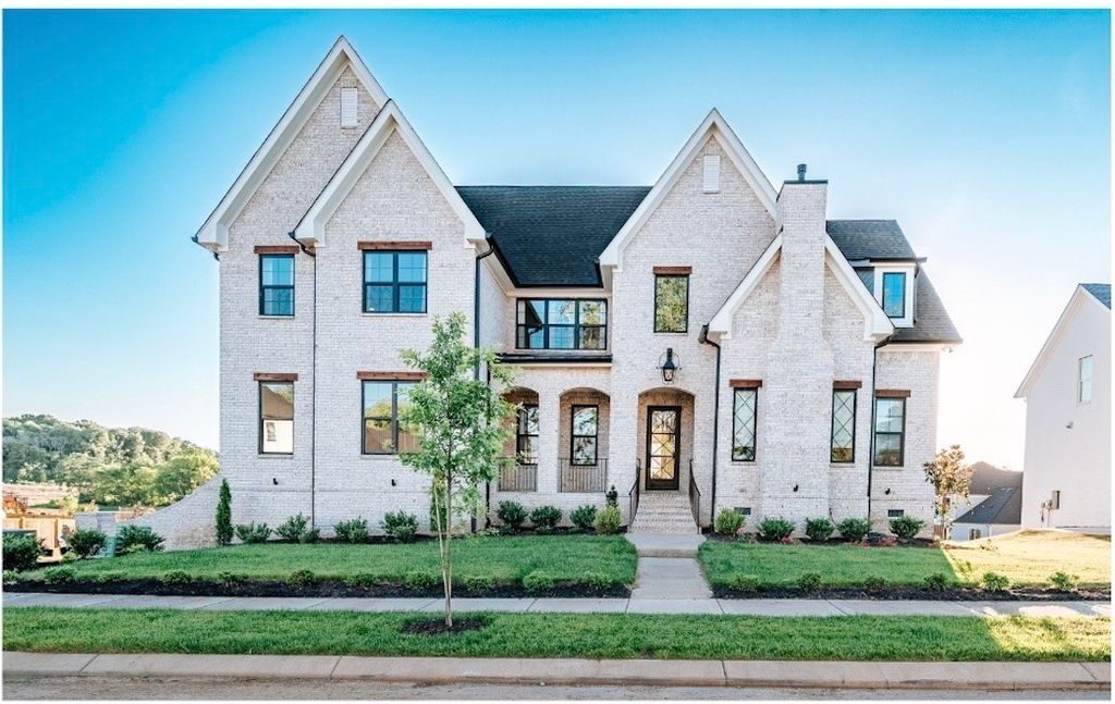 4825 Woodrow Pl, Arrington, TN 37014