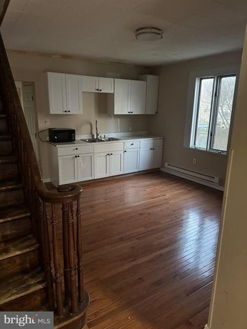 204 E B ST, Girardville, PA 17935