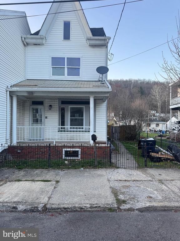 204 E B ST, Girardville, PA 17935