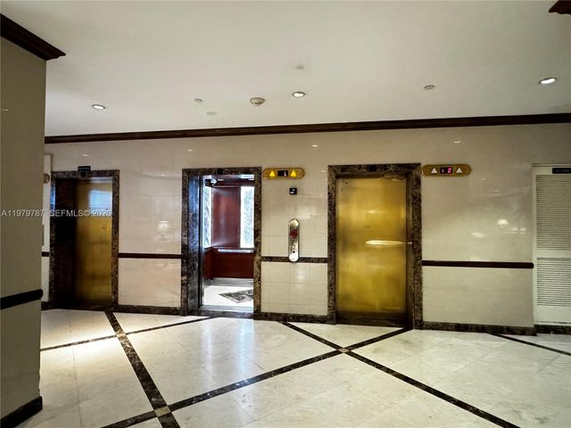 18151 NE 31st Ct 103, Aventura, FL 33160