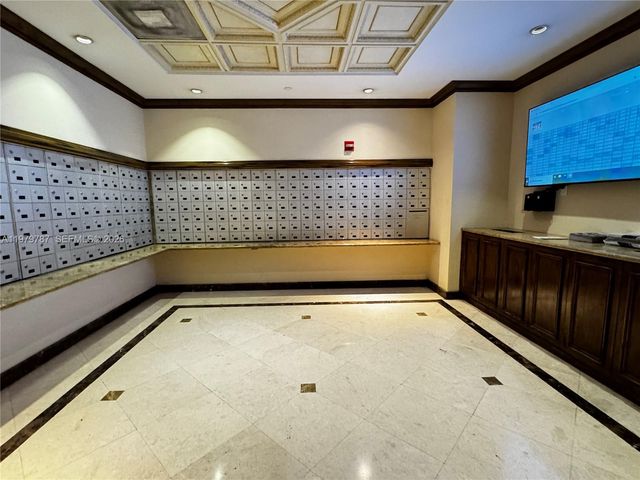 18151 NE 31st Ct 103, Aventura, FL 33160