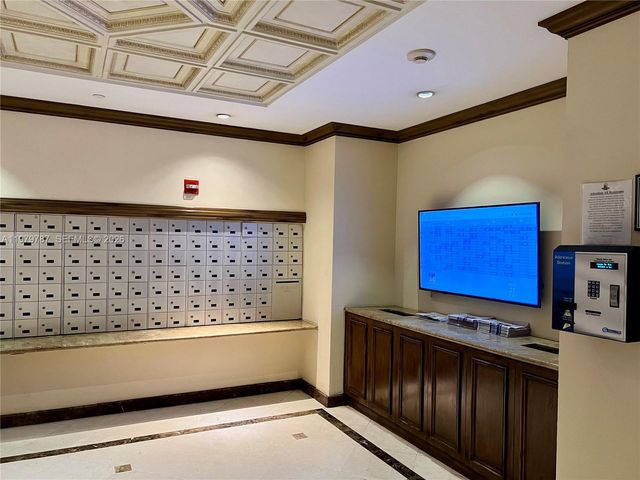 18151 NE 31st Ct 103, Aventura, FL 33160