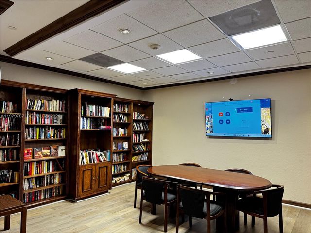 18151 NE 31st Ct 103, Aventura, FL 33160