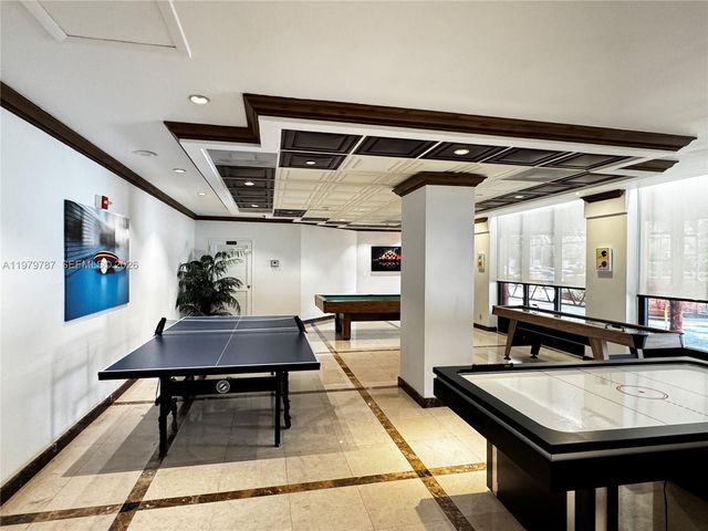 18151 NE 31st Ct 103, Aventura, FL 33160