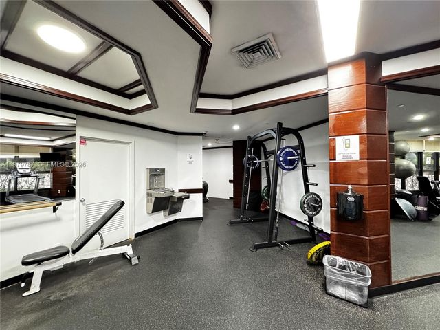 18151 NE 31st Ct 103, Aventura, FL 33160