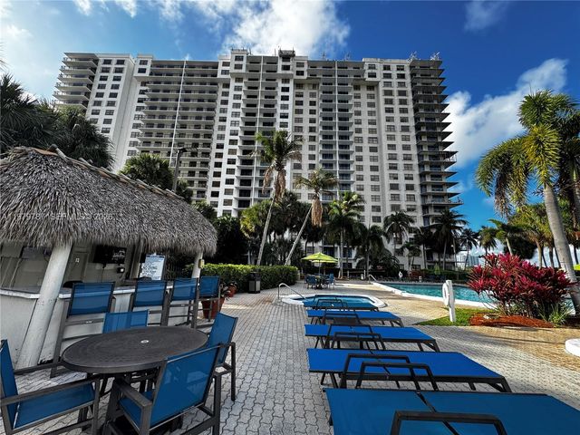 18151 NE 31st Ct 103, Aventura, FL 33160