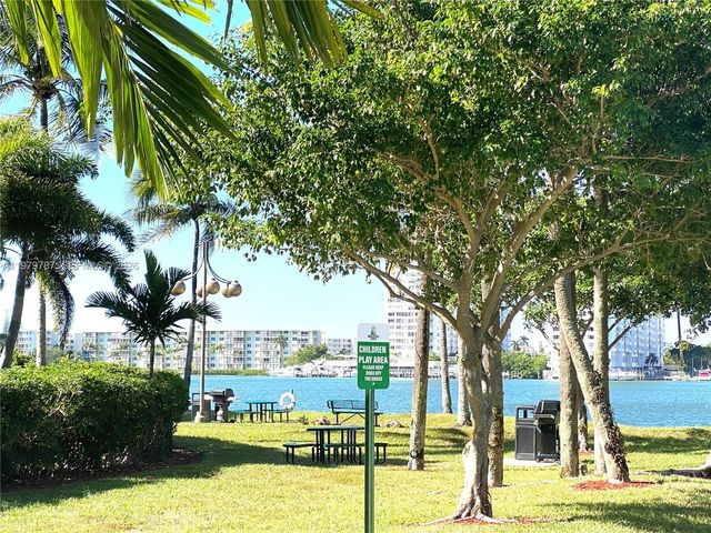 18151 NE 31st Ct 103, Aventura, FL 33160