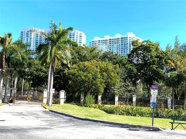 18151 NE 31st Ct 103, Aventura, FL 33160