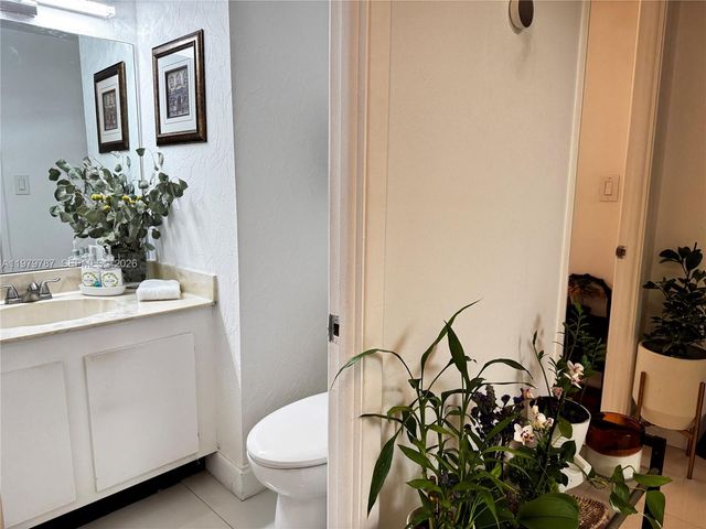 18151 NE 31st Ct 103, Aventura, FL 33160