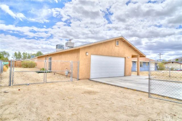 6627 Smoketree, 29 Palms, CA 92277