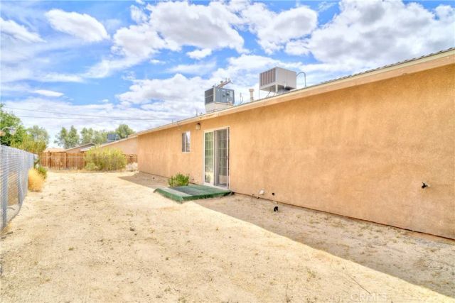 6627 Smoketree, 29 Palms, CA 92277
