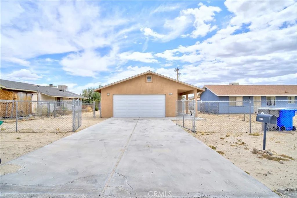 6627 Smoketree, 29 Palms, CA 92277
