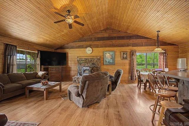 1337 Polk 38 Road, Hatfield, AR 71945