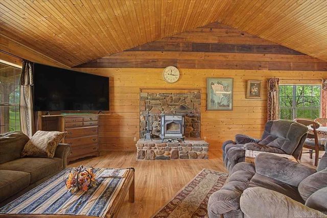 1337 Polk 38 Road, Hatfield, AR 71945