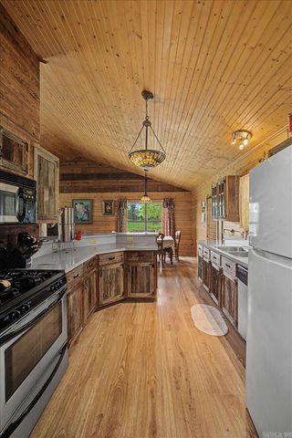 1337 Polk 38 Road, Hatfield, AR 71945