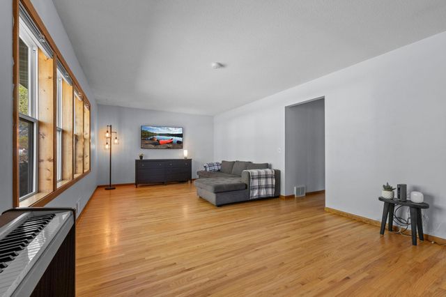 5116 Vincent Avenue N, Minneapolis, MN 55430