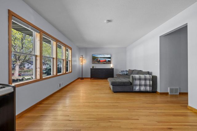 5116 Vincent Avenue N, Minneapolis, MN 55430