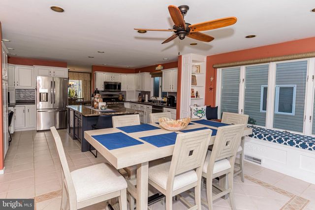 6 HERON ISLE CT, Ocean Pines, MD 21811