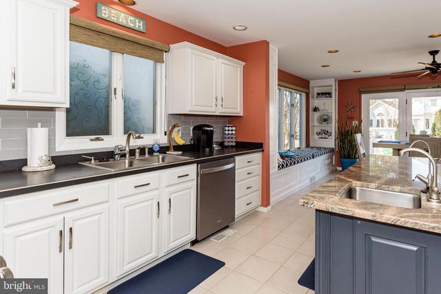 6 HERON ISLE CT, Ocean Pines, MD 21811