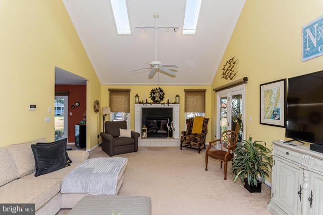 6 HERON ISLE CT, Ocean Pines, MD 21811