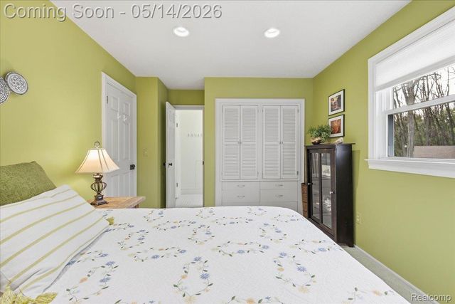 8765 Clement Road, Springfield Charter Township, MI 48346