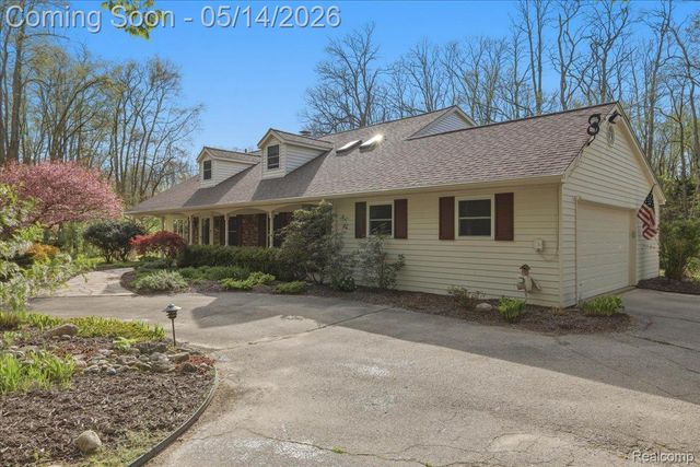 8765 Clement Road, Springfield Charter Township, MI 48346