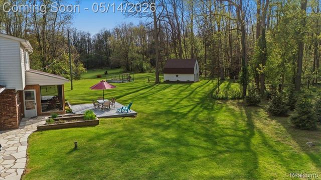 8765 Clement Road, Springfield Charter Township, MI 48346