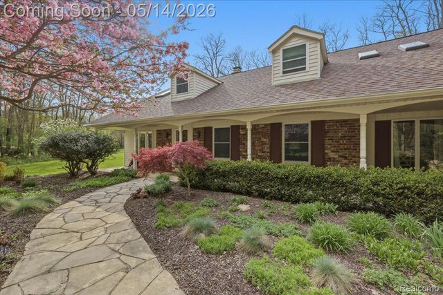 8765 Clement Road, Springfield Charter Township, MI 48346