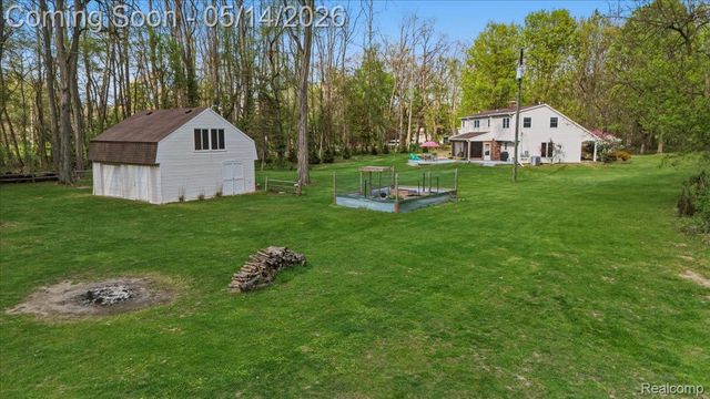 8765 Clement Road, Springfield Charter Township, MI 48346